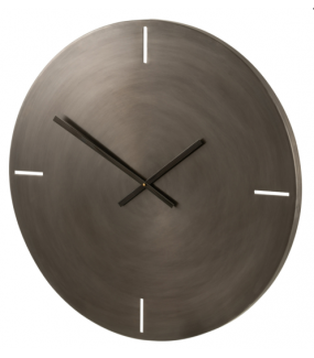 Zegar Metallo 77 cm szary sprawdzi się w stylu nowoczesnym, klasycznym, minimalistycznym a nawet industrialnym.