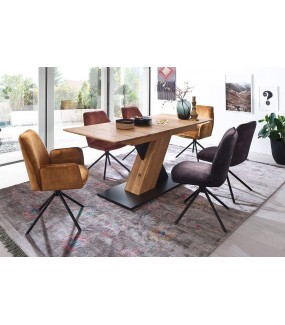 Wygodne krzesło tapicerowane do salonu w nowoczesnej aranżacji. Sprawdzi się w pokoju w stylu klasycznym.