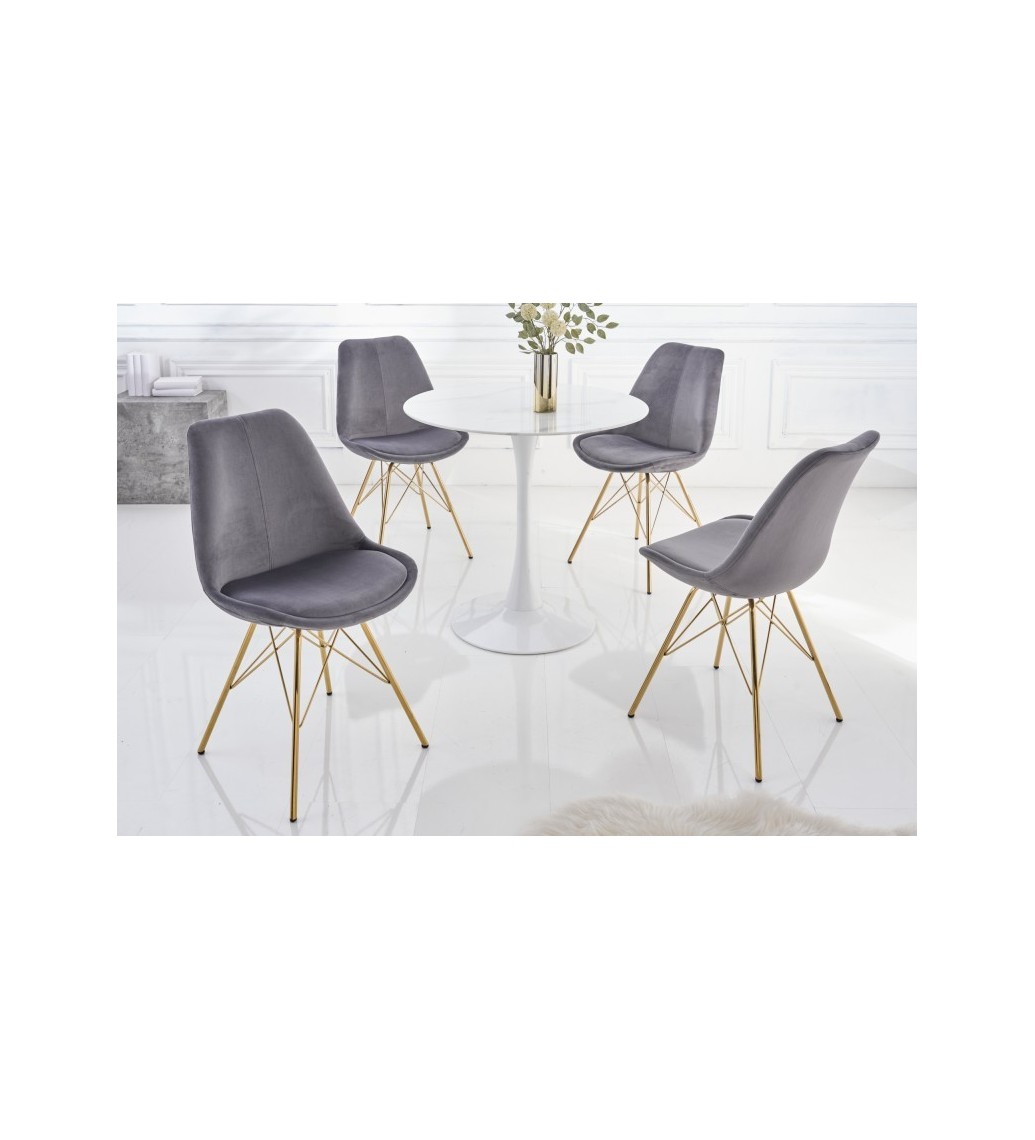 Piękne krzesło do salonu urządzonego w stylu nowoczesnym oraz klasycznym.