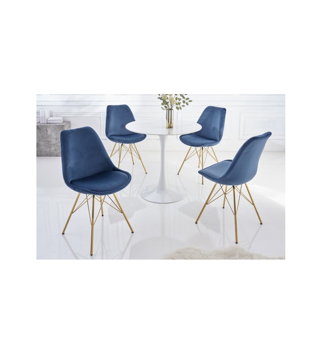 Piękne krzesło do salonu urządzonego w stylu nowoczesnym oraz klasycznym.