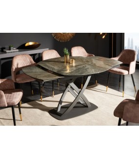 Stół z blatem w optyce marmuru taupe do salonu oraz jadalni w stylu industrialnym.