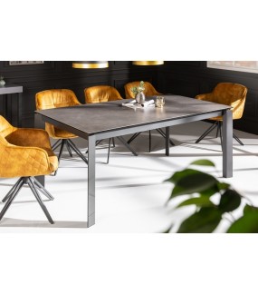 Piękny, rozkładany stół HERNANI do salonu urządzonego w stylu industrialnym.