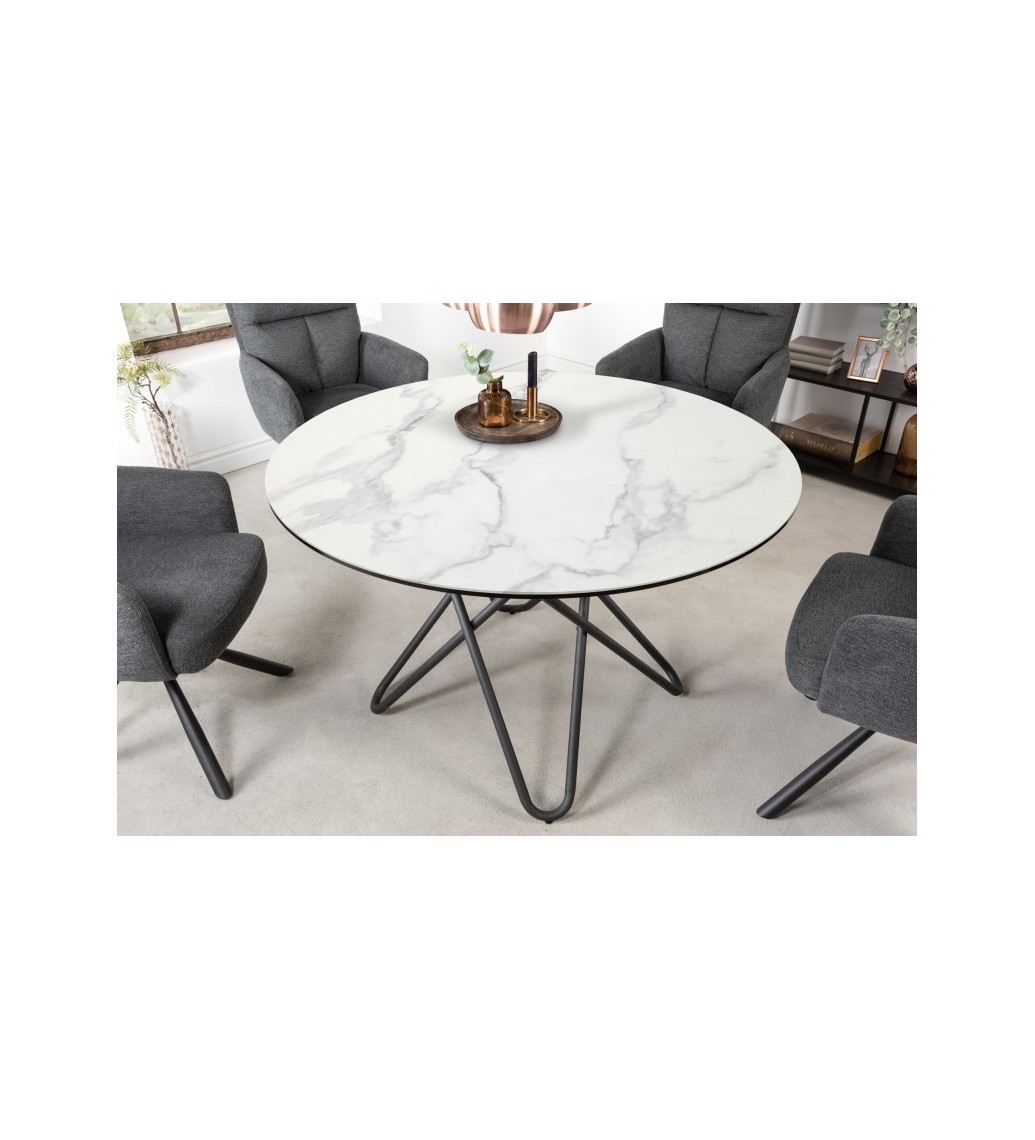 Piękny stół TARANTO do salonu oraz jadalni urządzonych w stylu nowoczesnym oraz klasycznym.