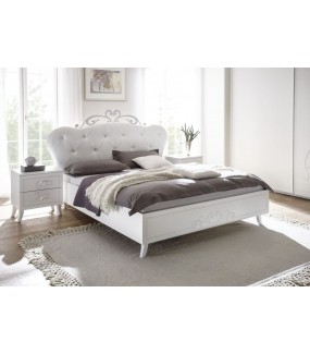 Stylowa szafka nocna NIVEA biała z ozdobnym nadrukiem pięknie zaprezentuje się w sypialni