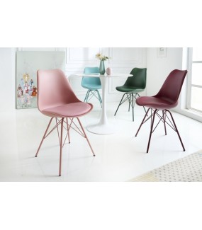 Krzesło RUFO II Scandinavia ciemnozielone do salonu urządzonego w stylu nowoczesnym.