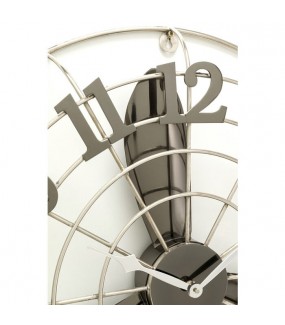 Zegar FANBLADE 61 cm srebrny świetnie sprawdzi się w w stylu industrialnym, ale również minimalistycznym czy skandynawskim.