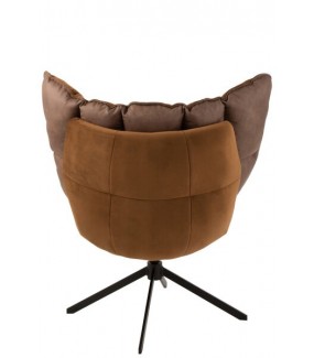 Fotel KOASTER brązowy świetnie zaprezentuje się w salonie czy pokoju