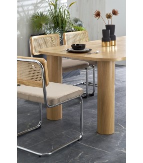 Krzesło RUBBER beżowe do salonu oraz jadalni urządzonych w stylu nowoczesnym, skandynawskim oraz boho.