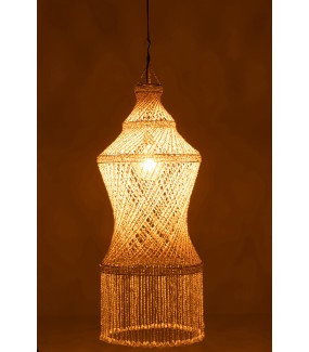 Piękna lampa  z naturalnych muszelek świetnie zaaranżuje wnętrza w stylu boho.