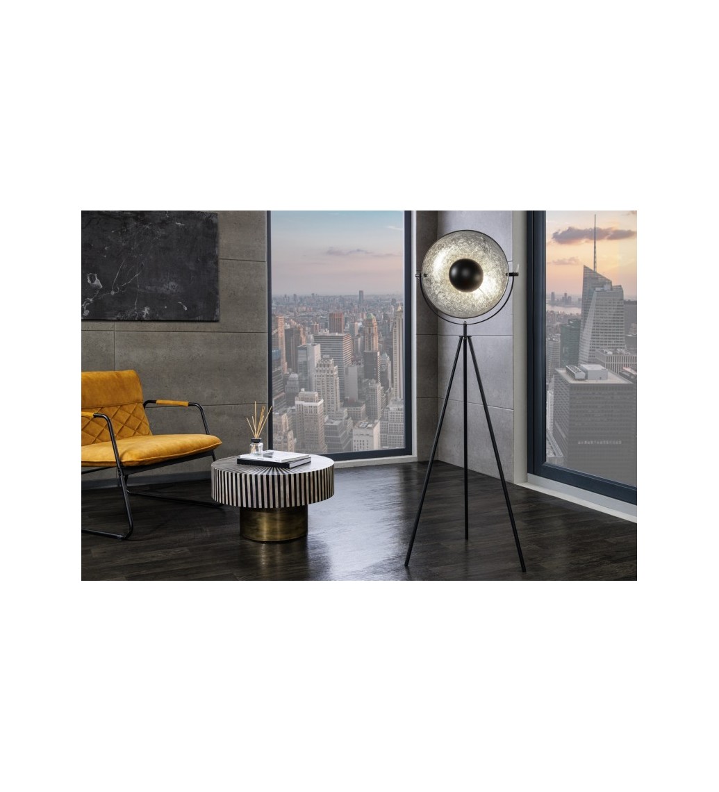 Lampa podłogowa Studio 140cm czarno srebrna do industrialnego salonu, jadalni oraz sypialni.
