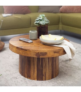 Piękny stolik kawowy do salonu w stylu industrialnym.