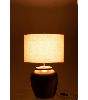Praktyczna lampa stołowa MELI oryginalnie zaaranżuje wnętrze sypialni.