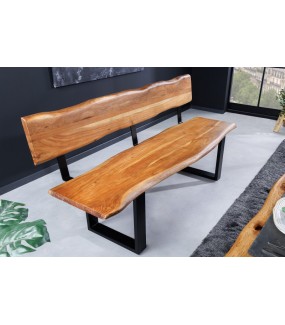 Praktyczna ławka z drewna akacji honey do salonu w stylu industrialnym.