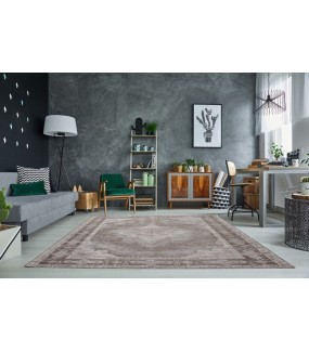 Piękny dywan do salonu lub pokoju dziennego w stylu retro, vintage, klasycznym.