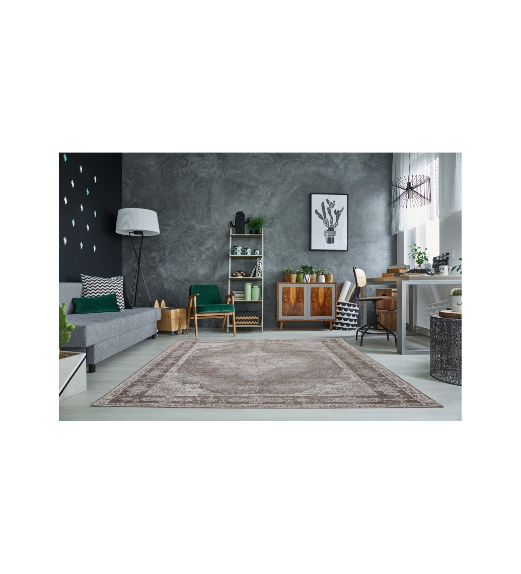 Piękny dywan do salonu lub pokoju dziennego w stylu retro, vintage, klasycznym.