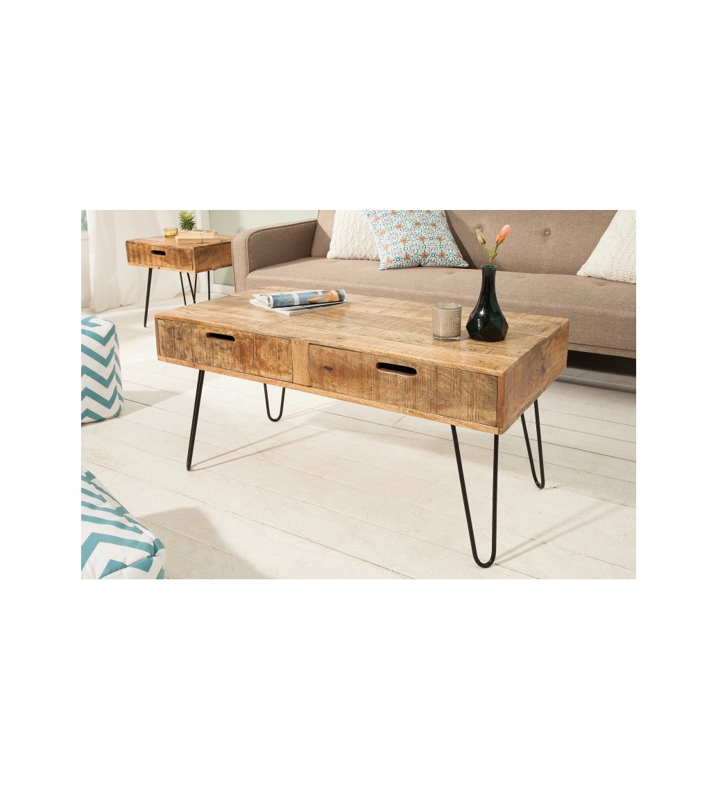 Praktyczny stolik kawowy o minimalistycznej formie posiadający dwie szuflady będzie idealny do pokoju dziennego w stylu loft