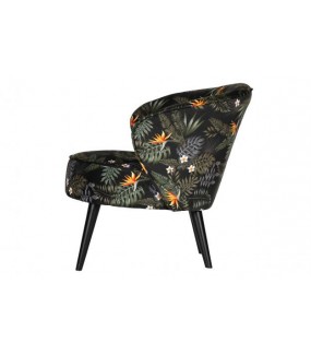 omfortowy fotel w kwiaty do salonu w stylu boho. Świetnie będzie wyglądał w pokoju nowoczesnym.