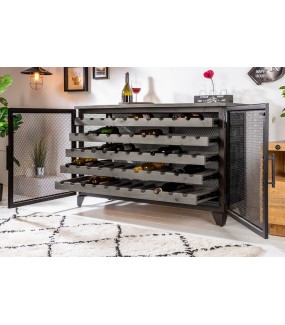 Praktyczna szafka na wino z wysuwanymi szufladami będzie idealny do salonu zaaranżowanym w stylu industrialnym