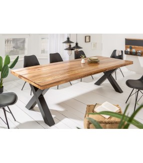 Oryginalny stół z drewna mango do jadalni z wyraźną strukturą blatu w stylu industrialnym.