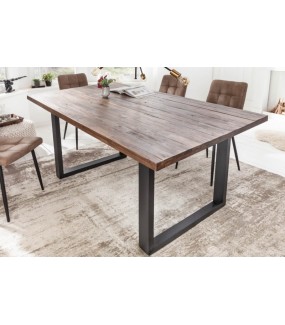 Stół CHIOMA będzie pięknym i funkcjonalnym dodatkiem do pokoju dziennego w stylu nowoczesnym