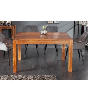 Fenomenalny Stół z drewna Sheesham idealny do wnętrz industrialnych oraz w stylu skandynawskim.