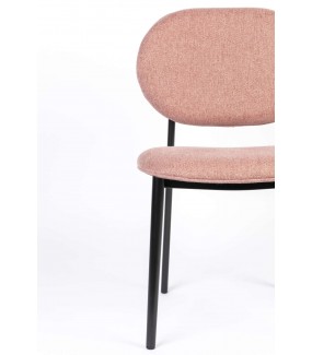 Fotel Spike różowy w stylu nowoczesnym do salonu lub  jadalni od marki Zuiver. Sprawdzi się w pokoju dziennym w stylu retro.