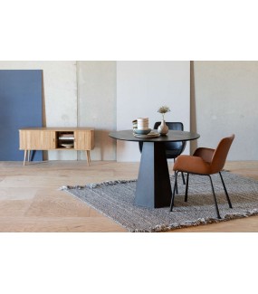 Stół PILAR czarny 100 cm idealny po pokoju w stylu industrialnym. Sprawdzi się w jadalni w skandynawskim stylu.
