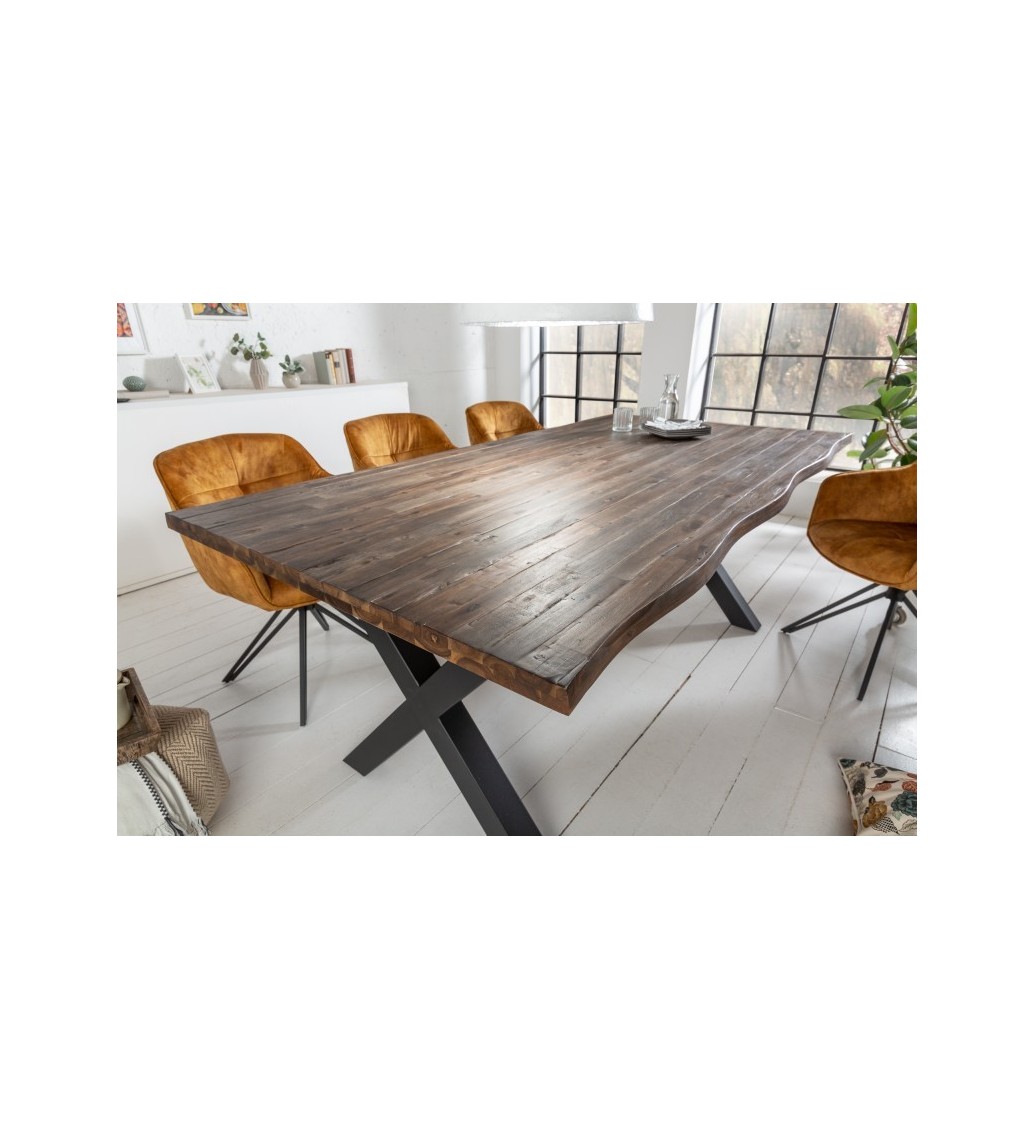 Stół GENESIS VINTAGE 160 cm akacja brązowy idealny do jadalni w stylu vintage. Sprawdzi się w kuchni w stylu industrialnym.
