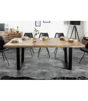 Stół z blatem z drewna akacjowego oraz metalowymi nogami do salonu w stylu industrialnym