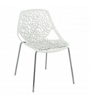 Krzesło o ciekawym oparciu świetnie będzie się prezentował w eklektycznym salonie lub nowoczesnej jadalni.