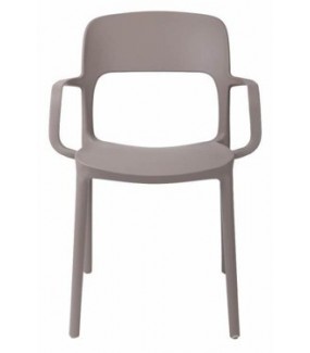 Krzesło Flexi idealnie wpisze się we wnętrza industrialne oraz modern classic. Sprawdzi się w przestrzeni publicznej.
