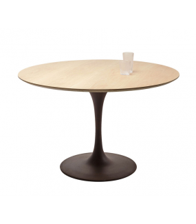 Nowoczesny okrągły stół INVITATION SET 120 cm sprawdzi się salonie, pokoju dziennym, kuchni oraz w restauracji.