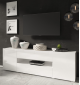 Stolik pod TV DELOS 182 cm biały świetnie zaprezentuje się w nowoczesnym salonie lub klasycznym pokoju dziennym.