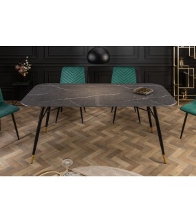 Stół CATANIA będzie idealny do nowoczesnego salonu lub jadalni w stylu klasycznym.